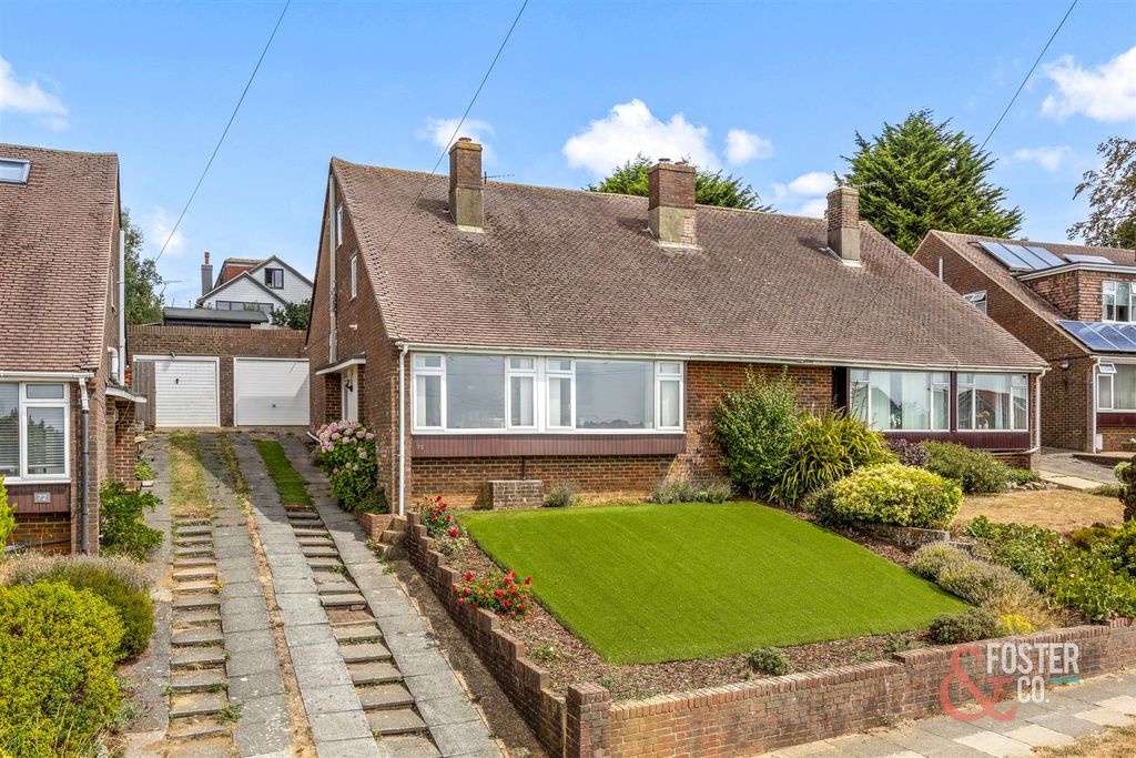 Property photo 1 of 22 Bramble Rise, 70-022.Jpg