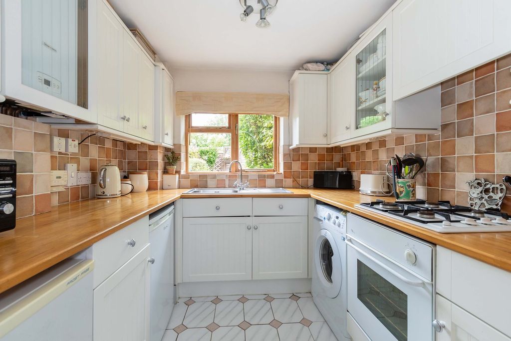 Property photo 3 of 9
