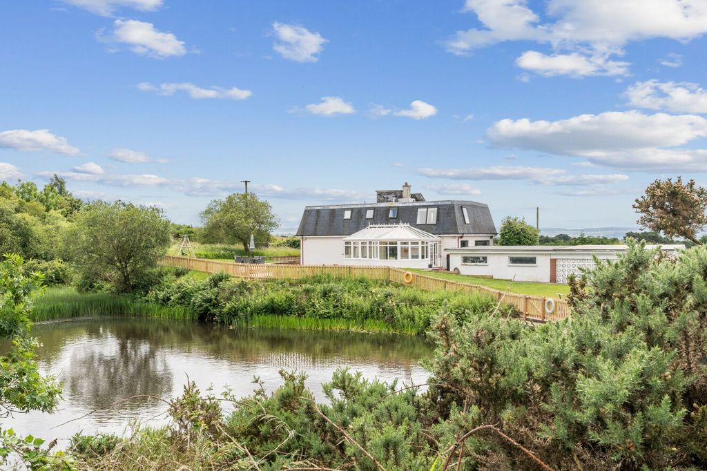 Property photo 1 of 33