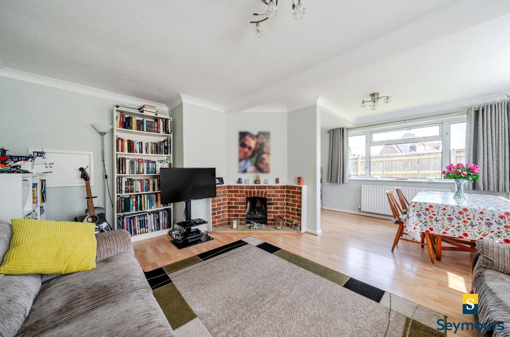 Property photo 2 of 17 Living/Dining
