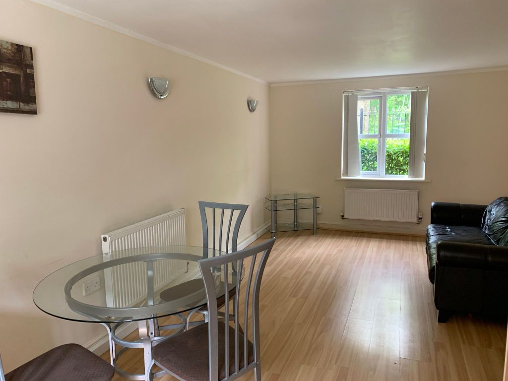 Property photo 2 of 6 Photograph 4