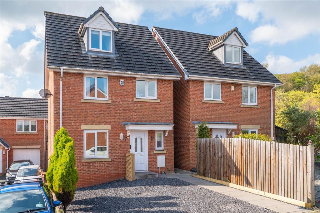 Property photo 1 of 28 Front External