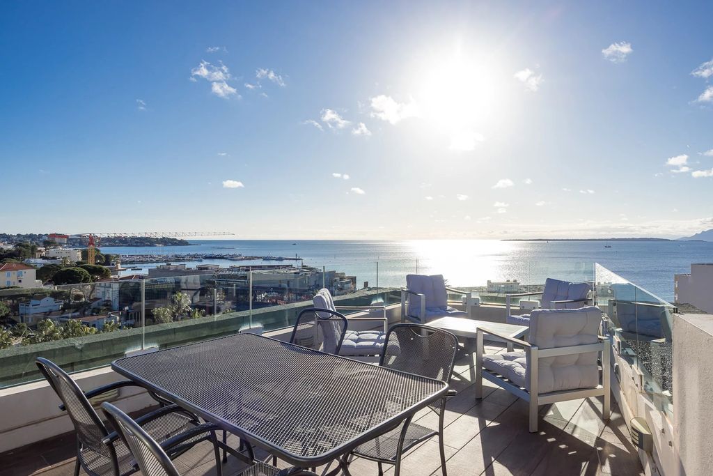 Property photo 2 of 21