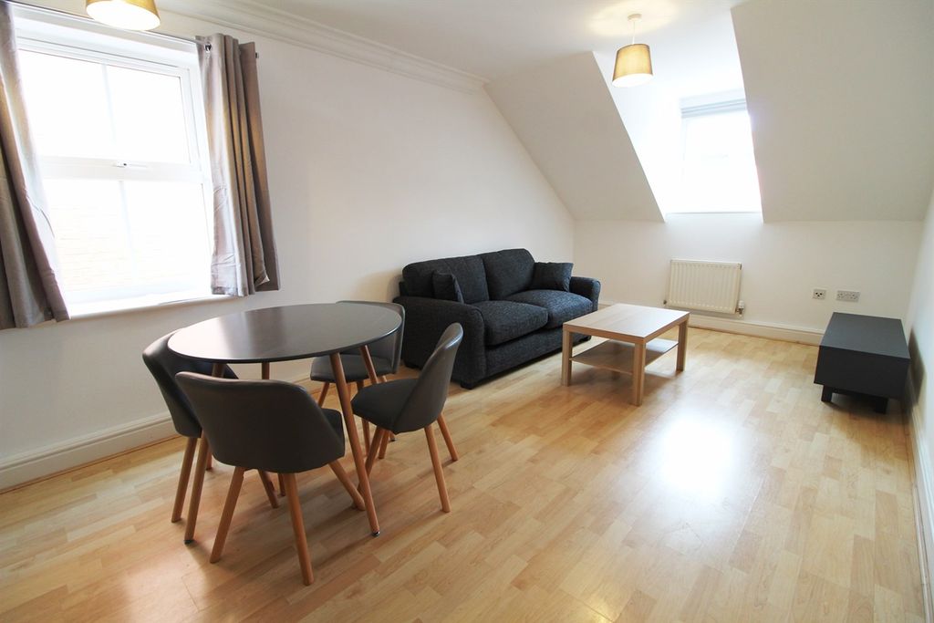 Property photo 3 of 7 Living Area