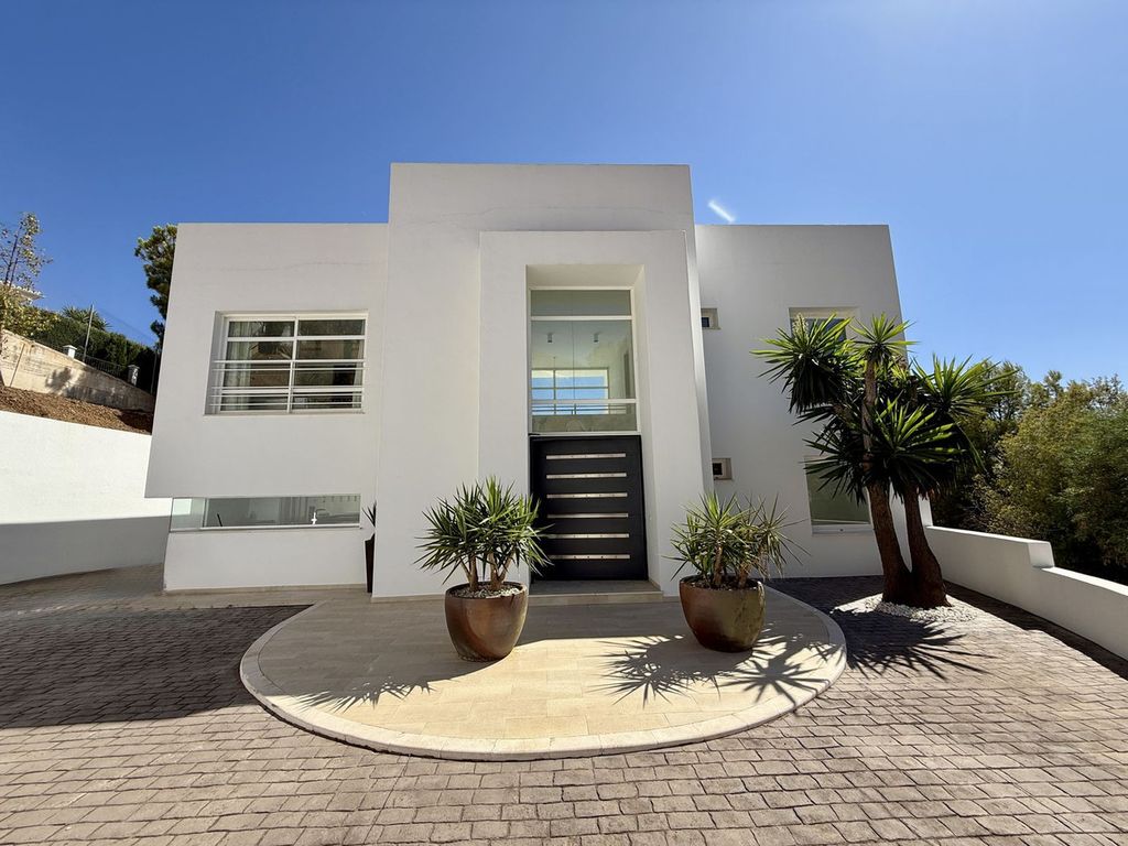 Property photo 3 of 46