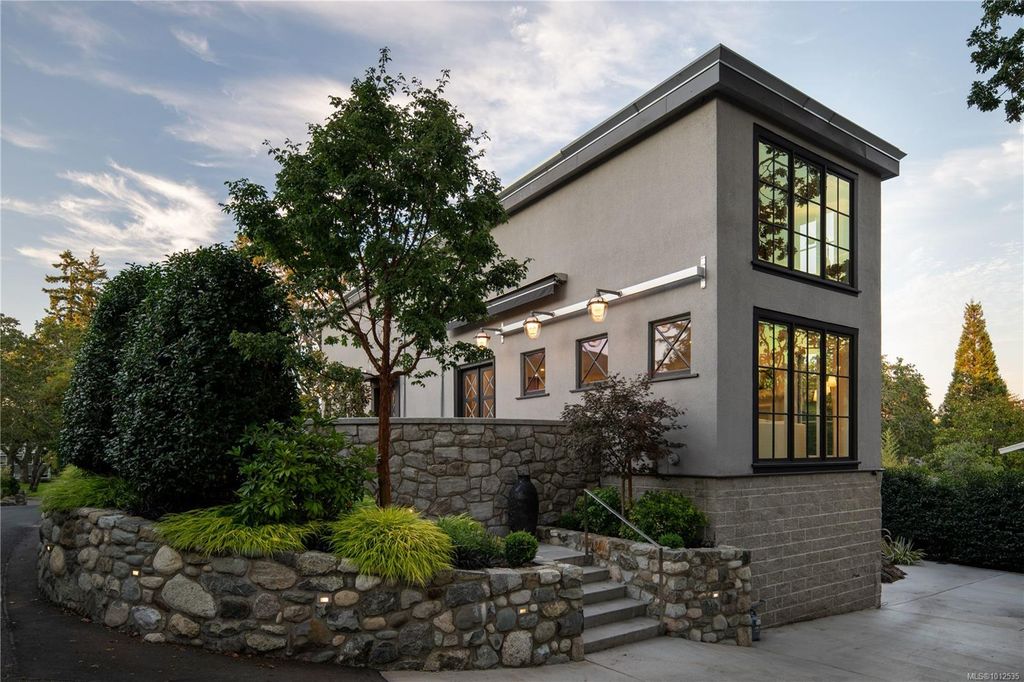 Property photo 1 of 50
