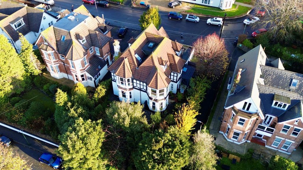 Property photo 1 of 23