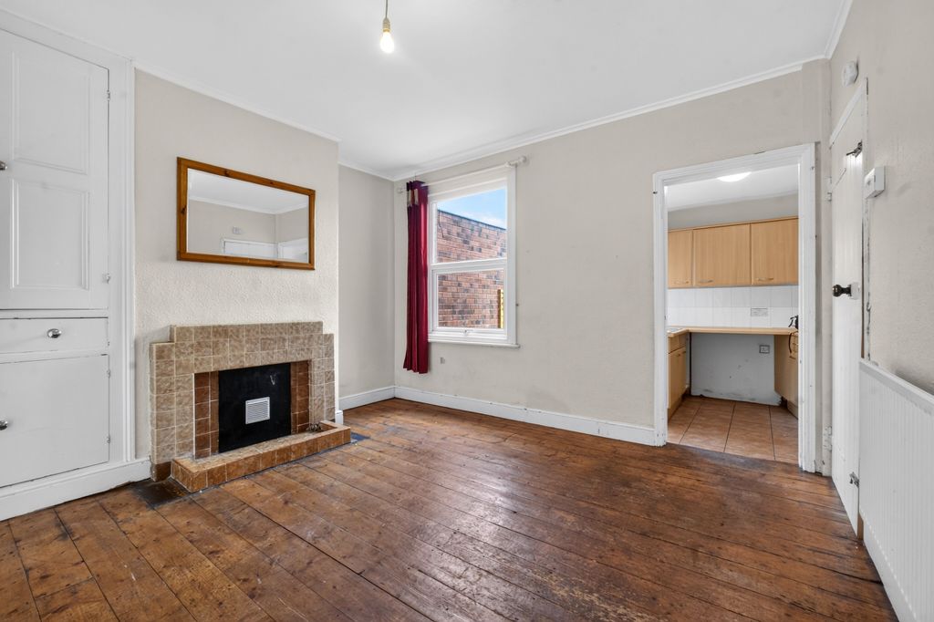 Property photo 3 of 12 Dining Room