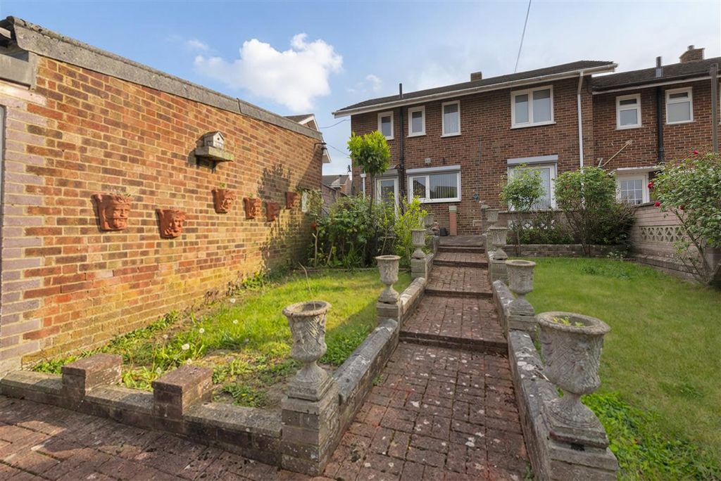 Property photo 2 of 17 02