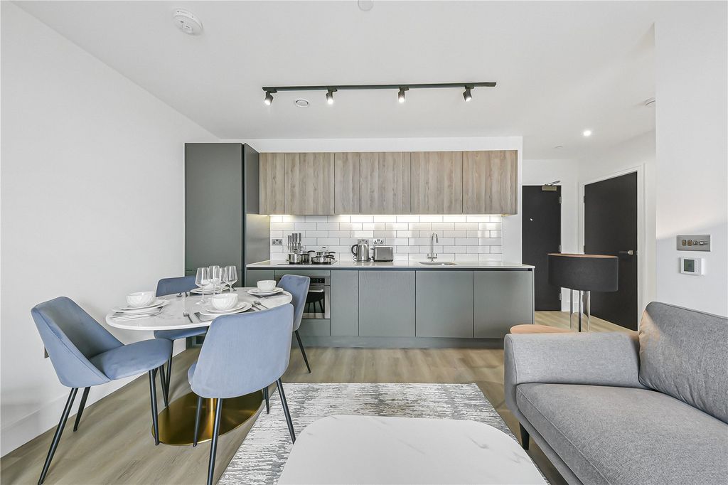 Property photo 2 of 16 Picture No. 27