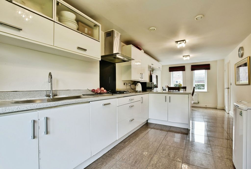 Property photo 3 of 29 Pbox-Img.Jpg
