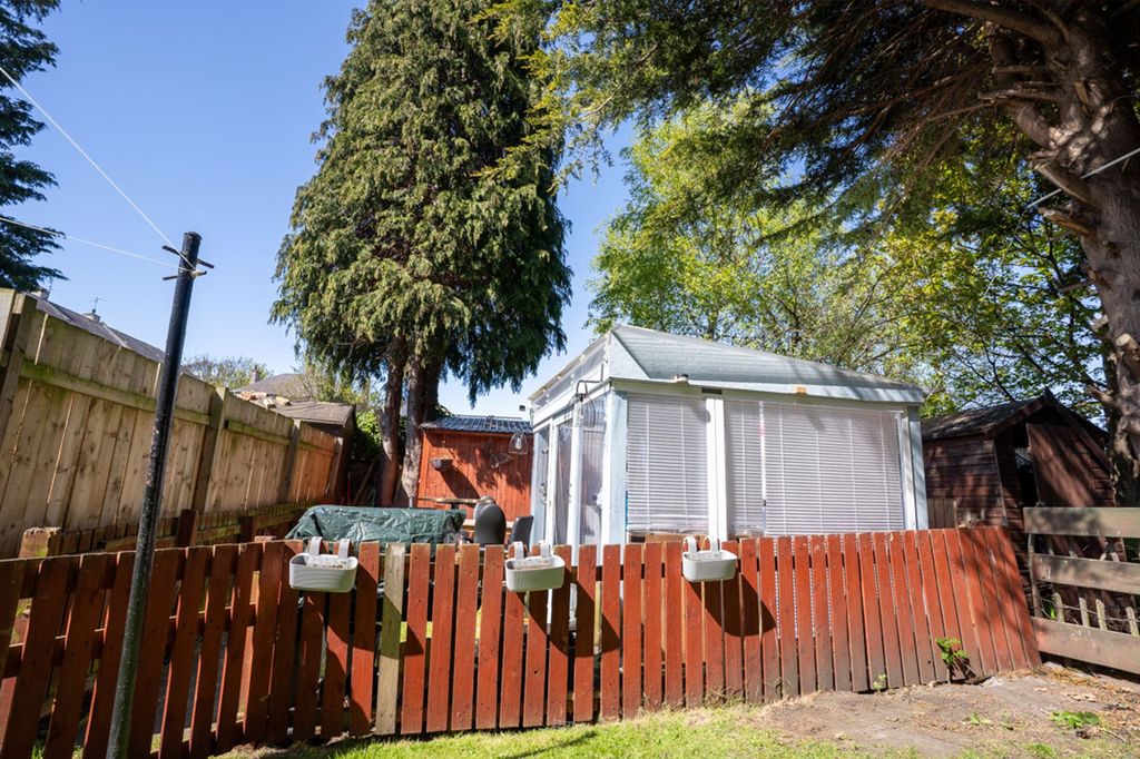Property photo 2 of 27