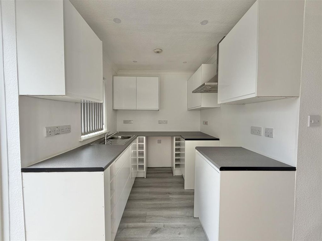 Property photo 2 of 18 Kitchen/Diner