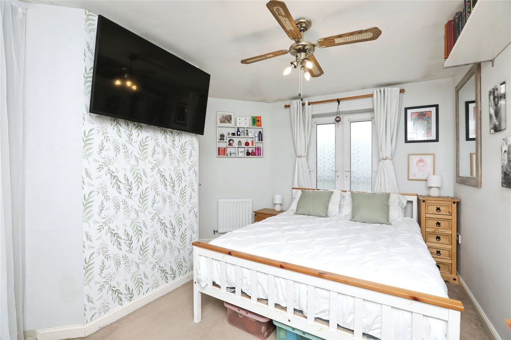 Property photo 3 of 15 Picture No. 16