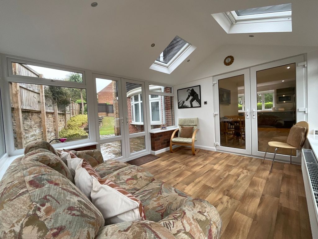 Property photo 2 of 28
