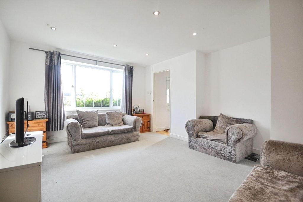 Property photo 3 of 13 User_Edited_Photo-00F14332_User-Edited-c90d6De5-Ca