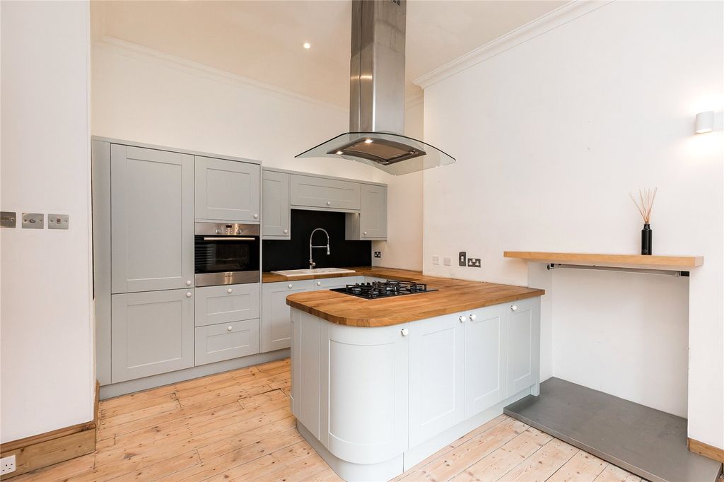 Property photo 3 of 15 Photo 3