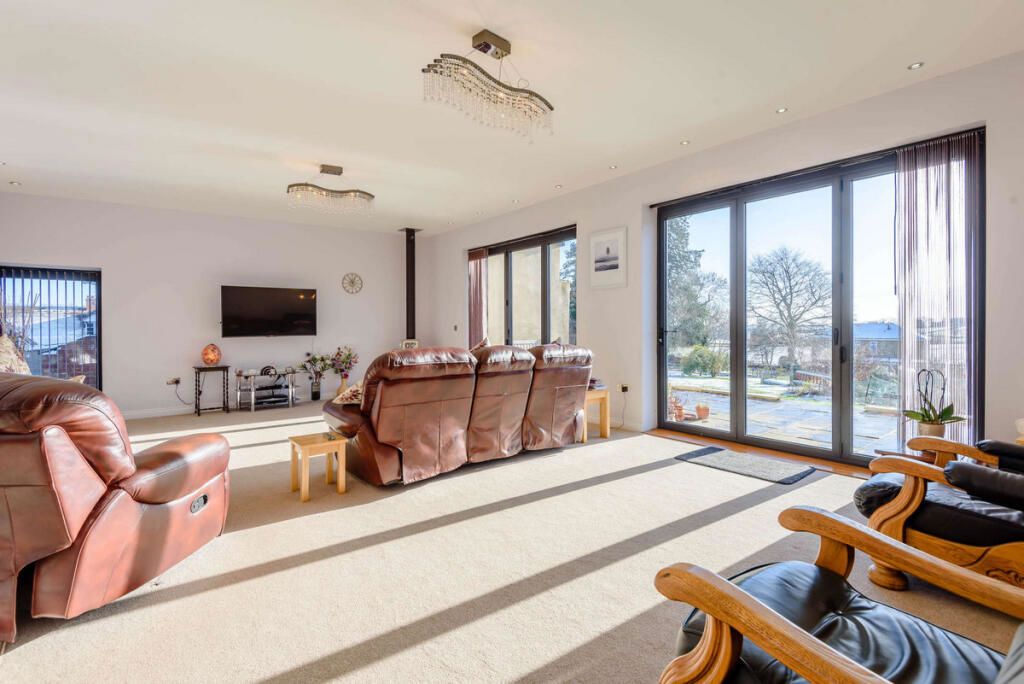 Property photo 3 of 29