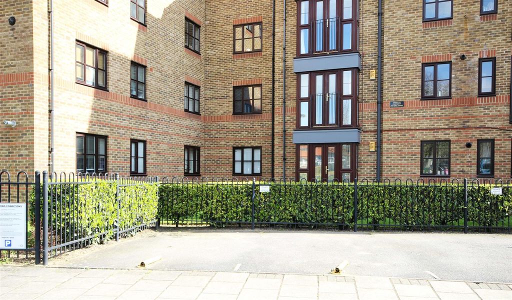 Property photo 2 of 14