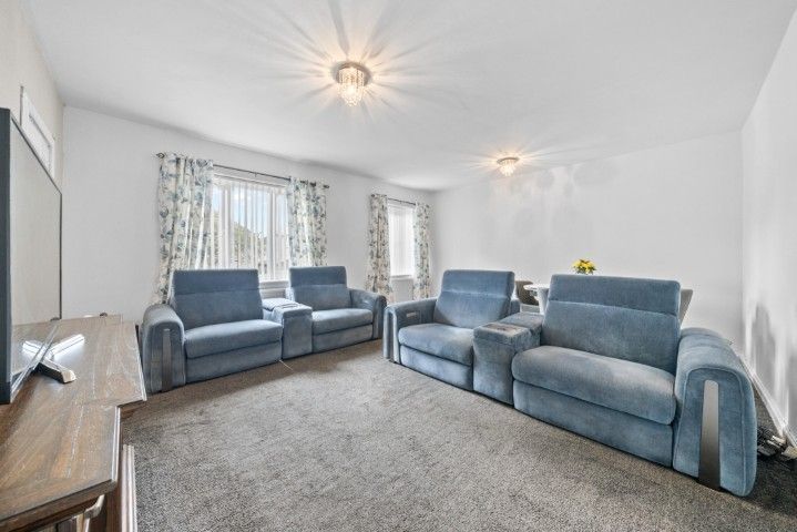 Property photo 2 of 25