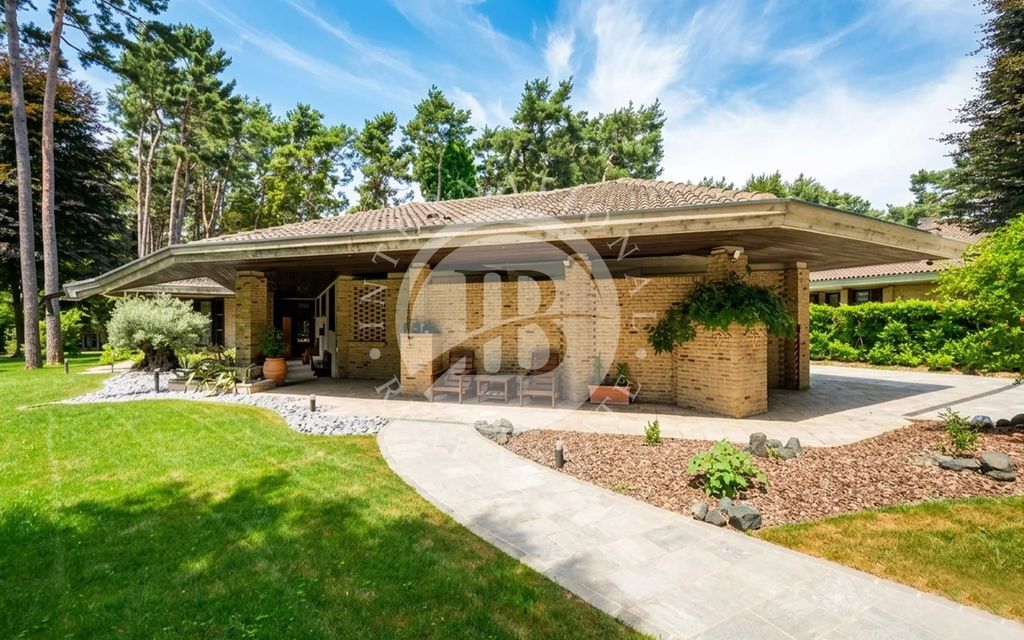Property photo 3 of 25