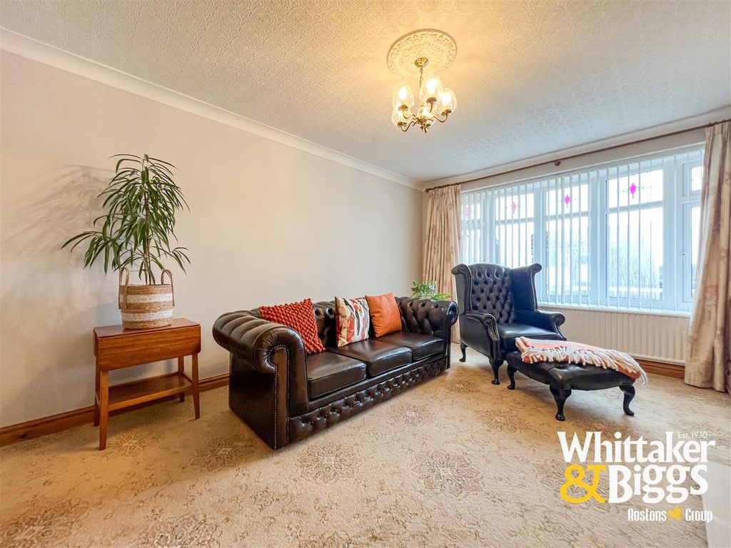 Property photo 2 of 21 Sitting Room