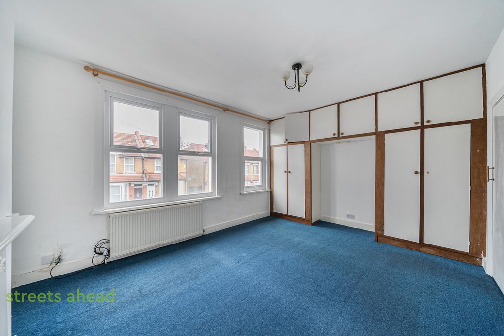 Property photo 3 of 10 647181c9-6800-443...