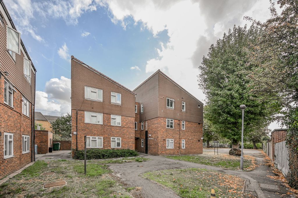 Property photo 2 of 10