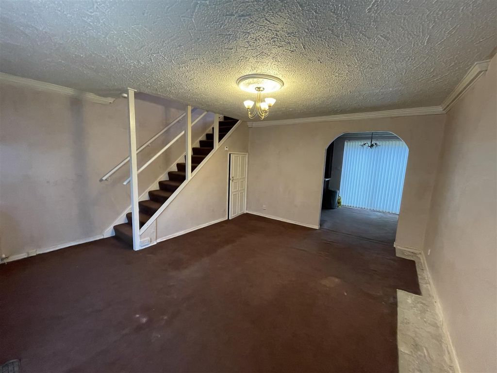 Property photo 2 of 6 45 Leyburn.Jpg