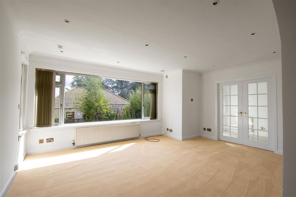 Property photo 2 of 18 Lounge-1.Jpg