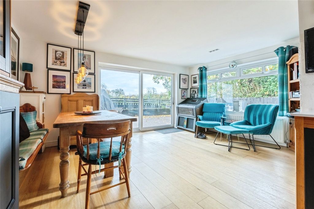 Property photo 3 of 28 Picture No. 23