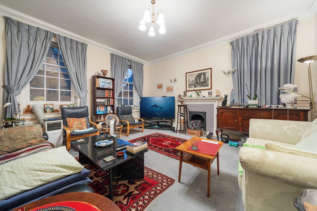 Property photo 3 of 12