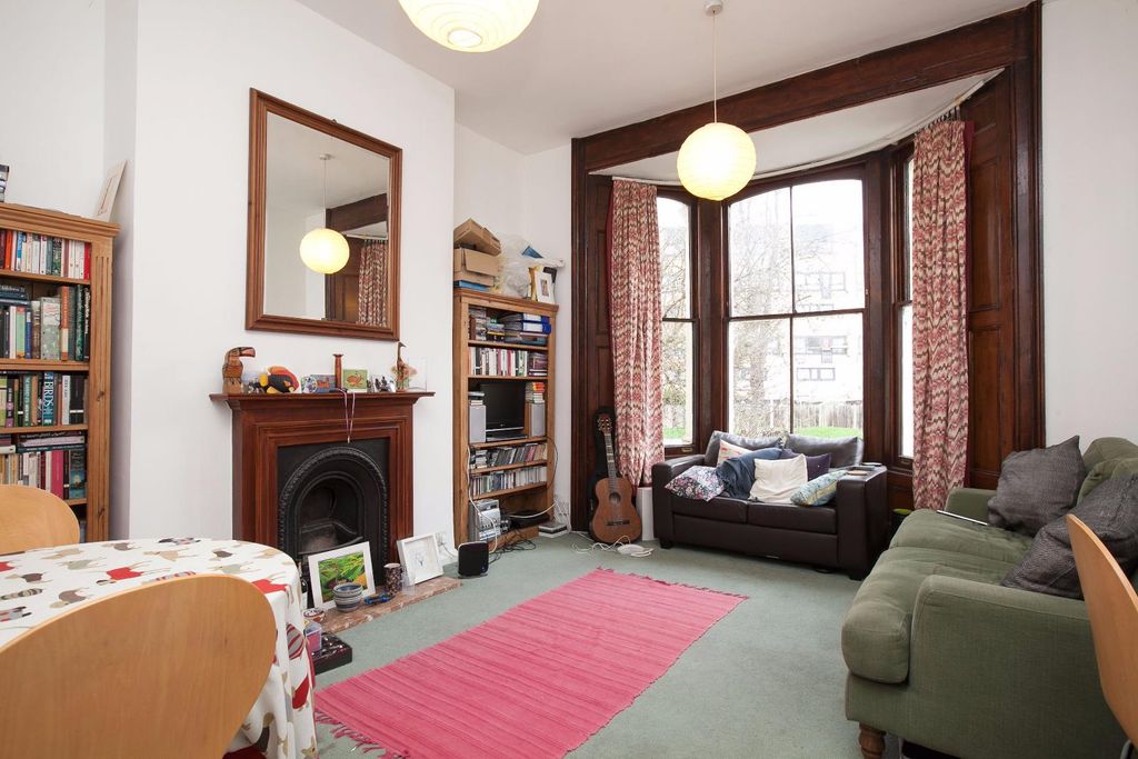 Property photo 2 of 8