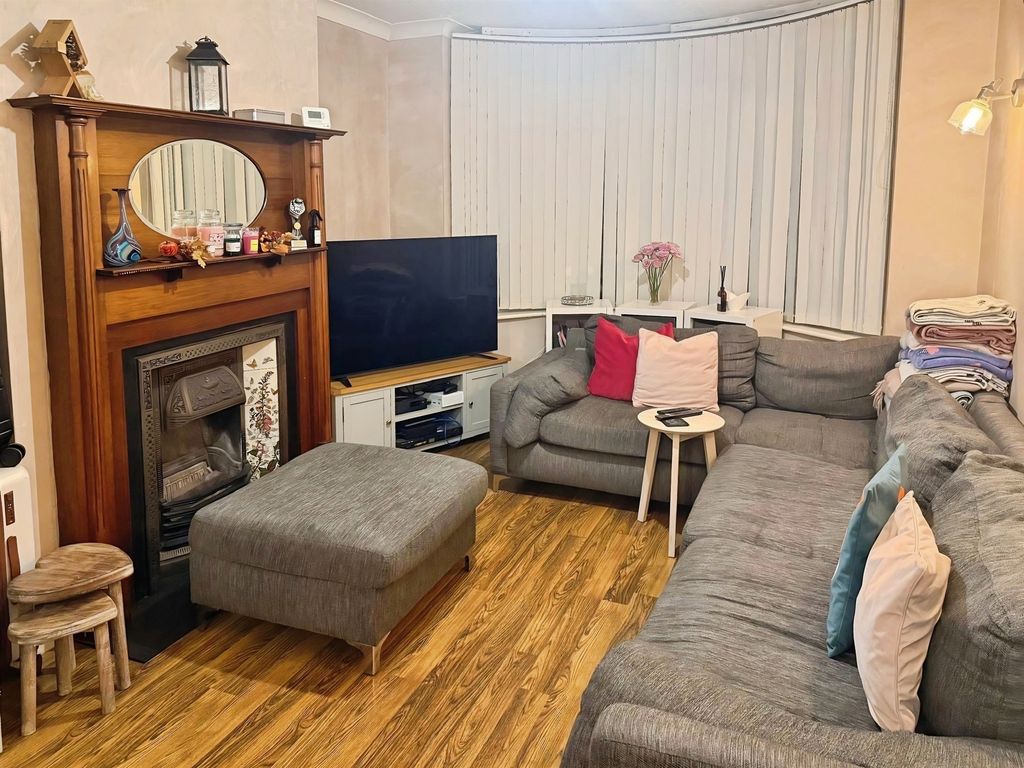 Property photo 3 of 15