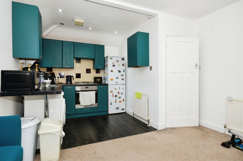 Property photo 2 of 24