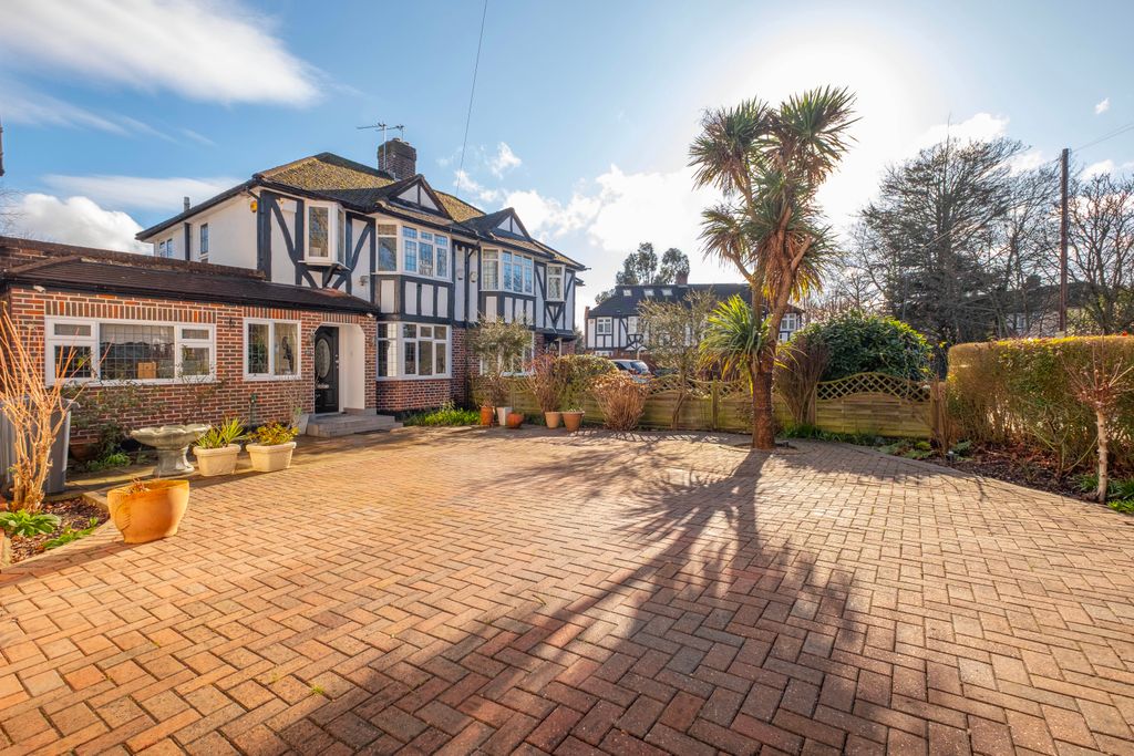 Property photo 1 of 24