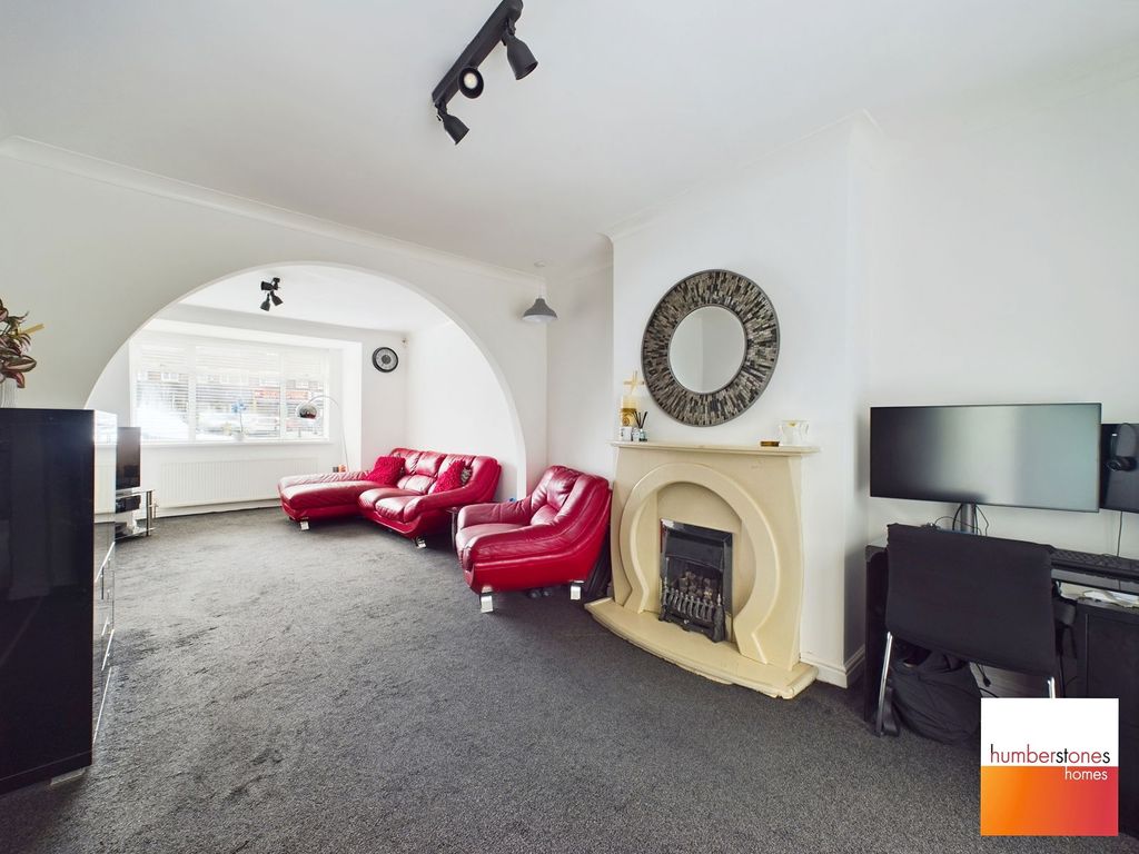 Property photo 2 of 26