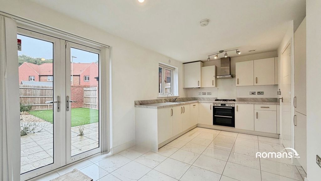 Property photo 2 of 15 Pbox-Img.Jpg