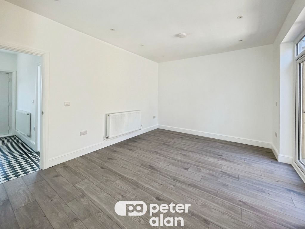Property photo 3 of 14 Image
