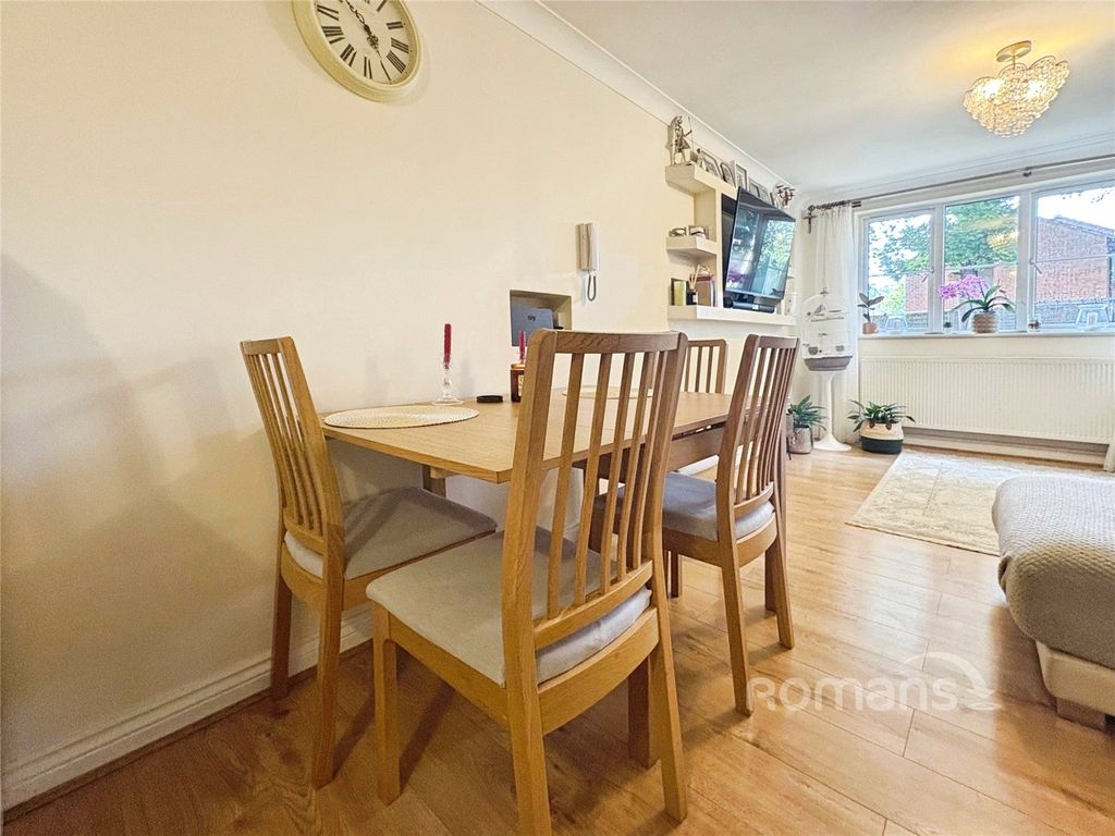 Property photo 3 of 14 Picture No. 17