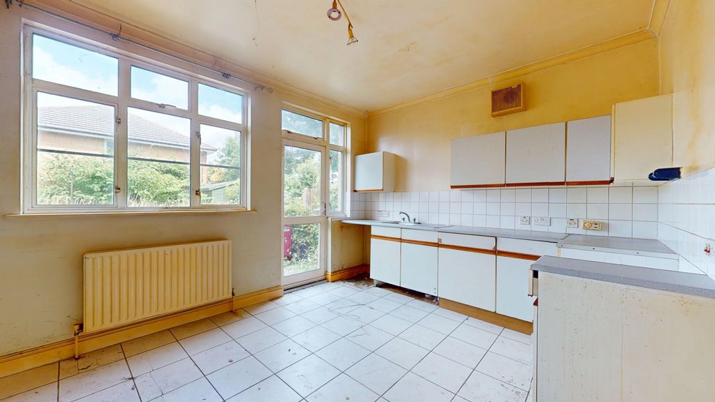 Property photo 1 of 11 19 Wellesley Road, Slough, Berkshire, Sl1 1Ur