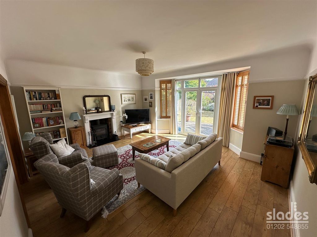 Property photo 2 of 21