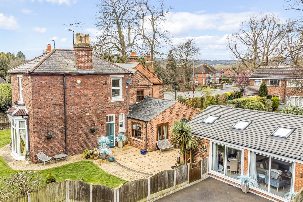 Property photo 2 of 33