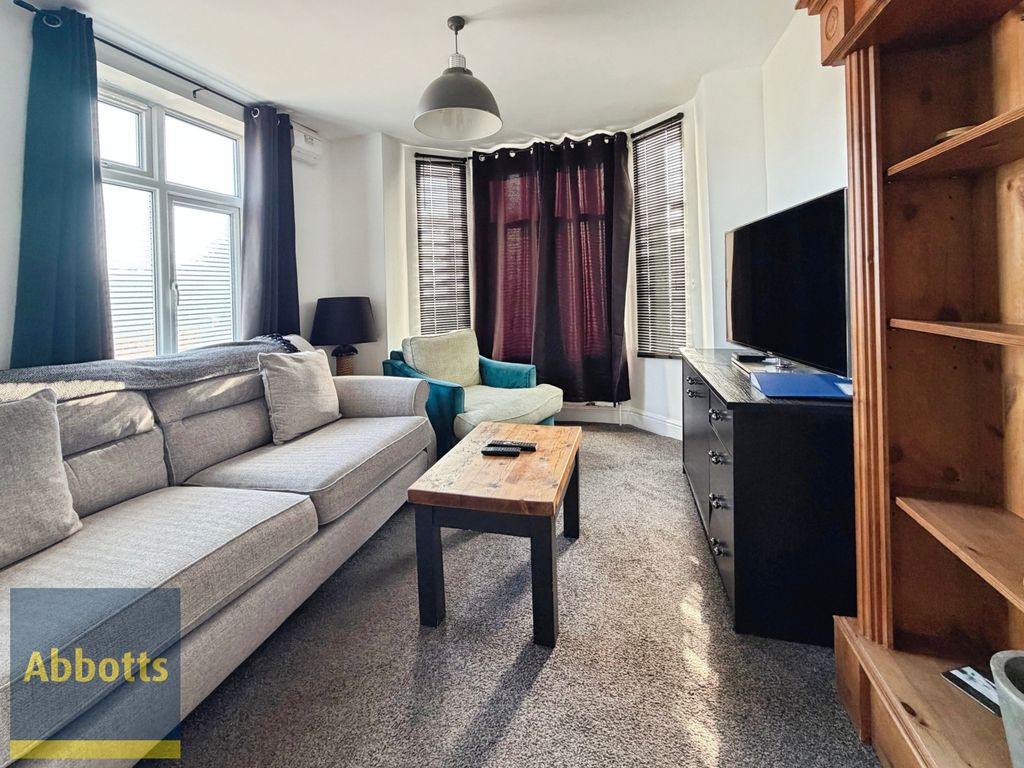 Property photo 2 of 4