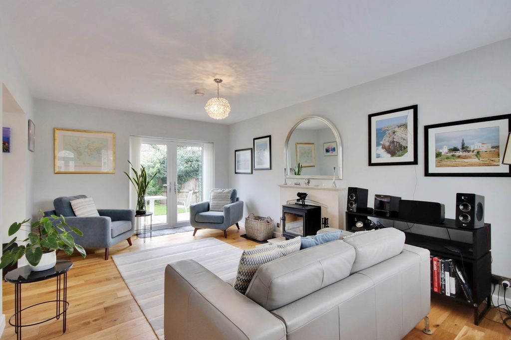 Property photo 2 of 22