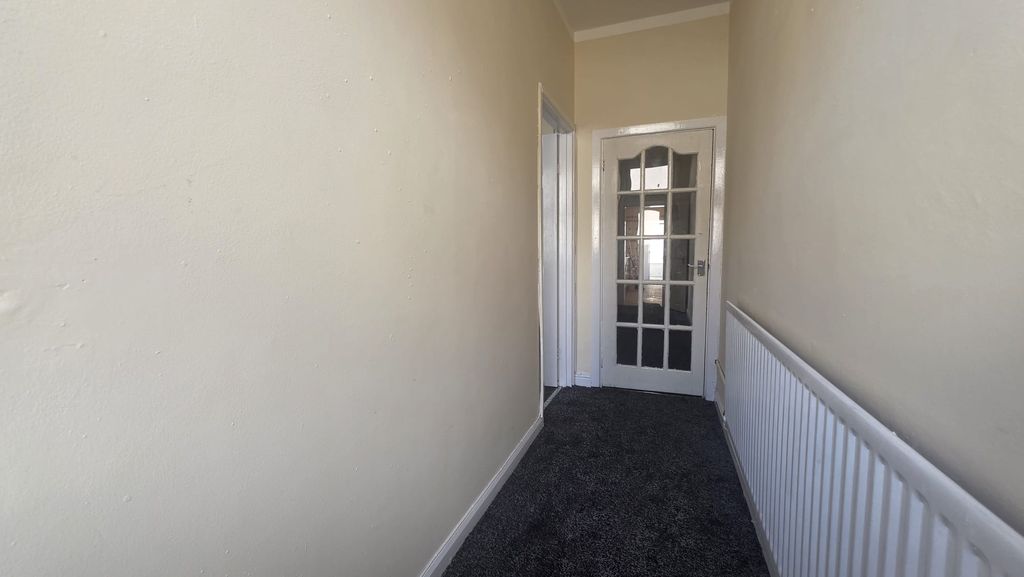 Property photo 2 of 31