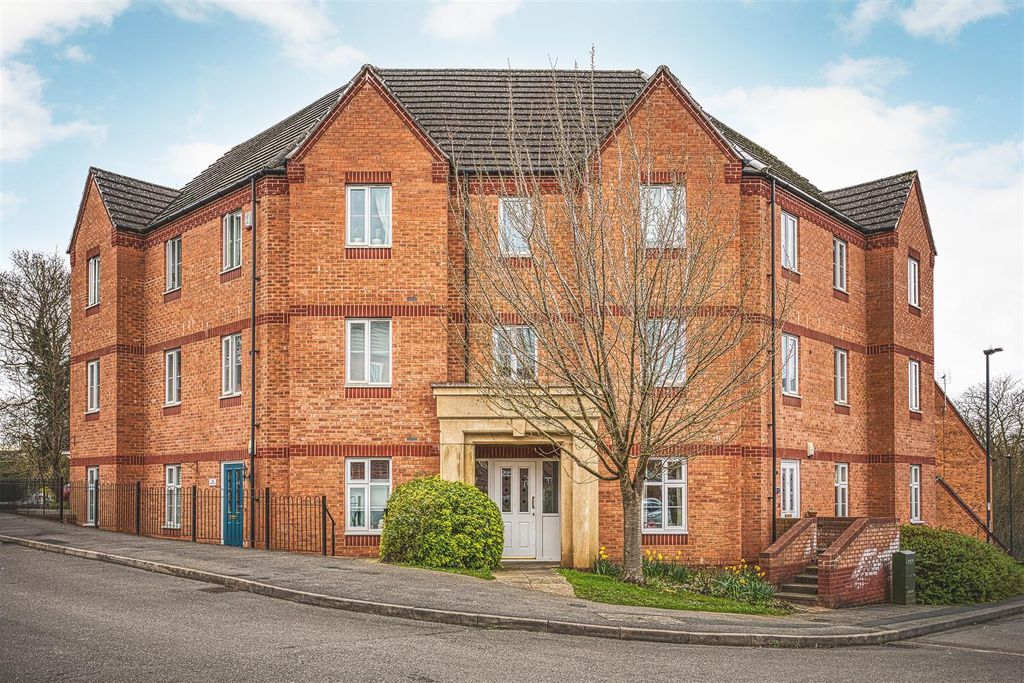 Property photo 1 of 9