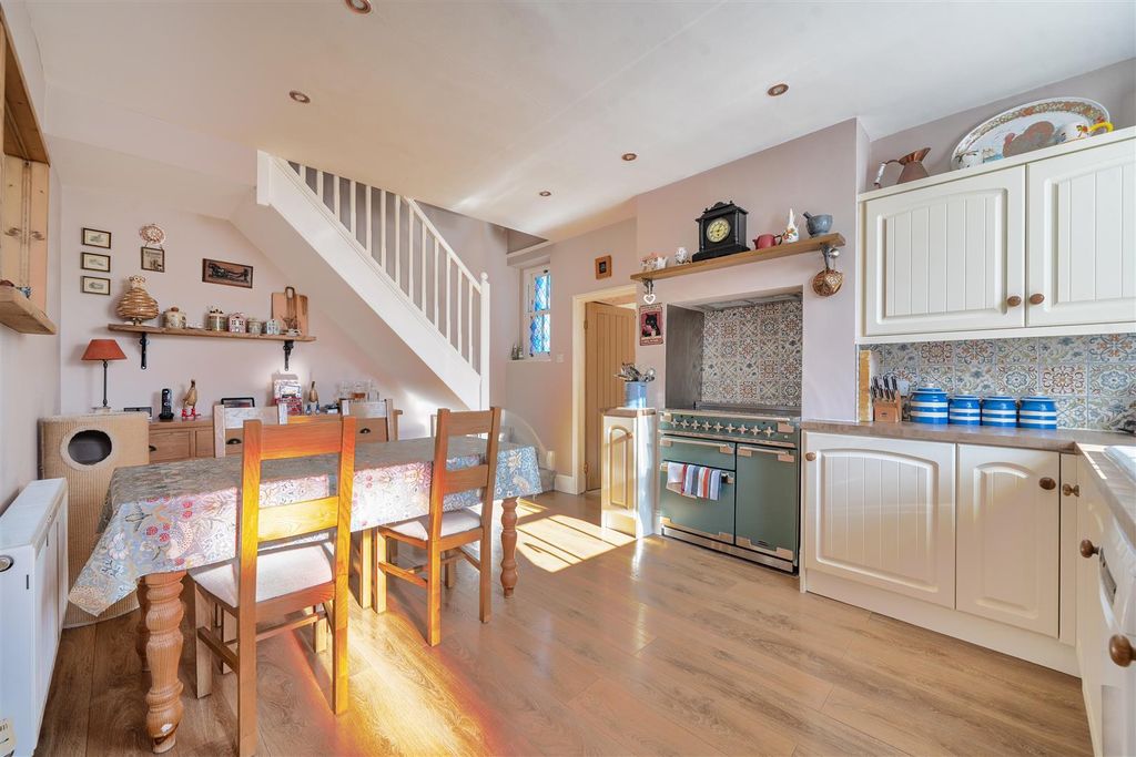 Property photo 3 of 14 Kitchen Diner