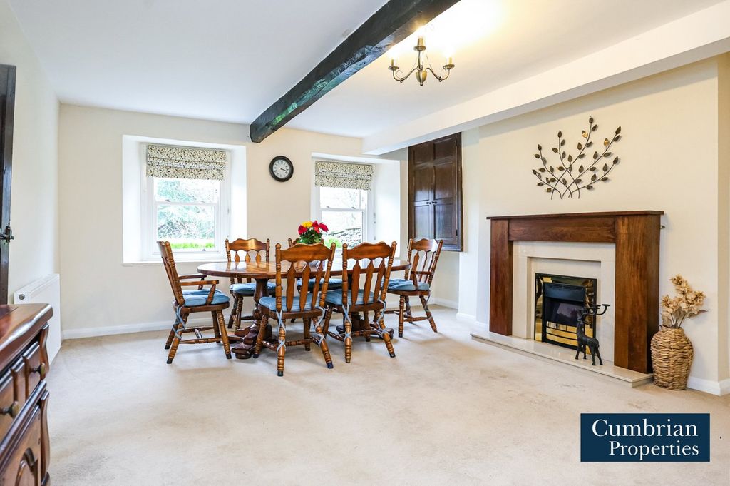 Property photo 2 of 23 Dining Room