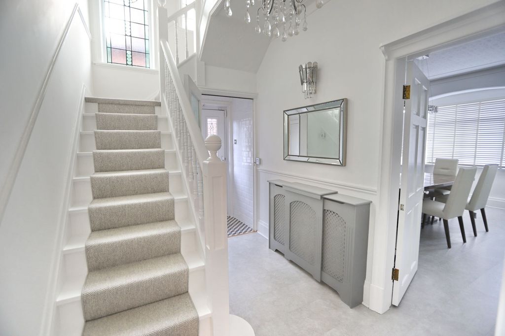 Property photo 3 of 24